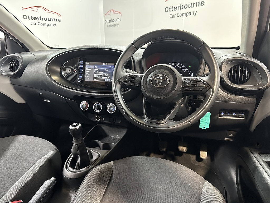 Toyota Aygo X Vvt-i Pure White #4