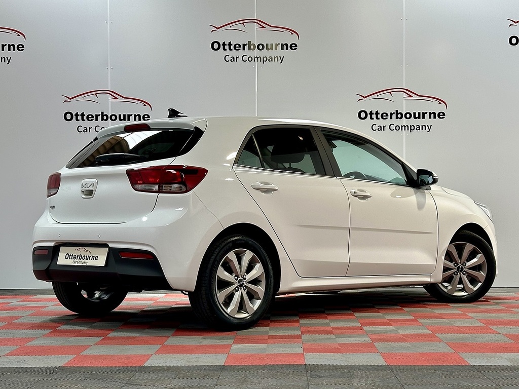 Kia RIO 1.0 T Gdi 48V 118 Gt-line S 2023 White #9