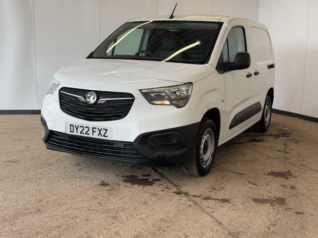 Vauxhall Combo 1.5 Turbo D 2000 Dynamic Panel Van Manu DY22FXZ White #3