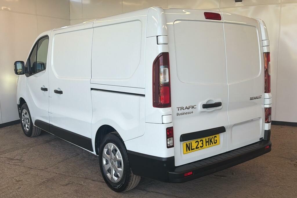 Renault Trafic 2.0 Dci Blue Sl28 Business Panel Van M White #2