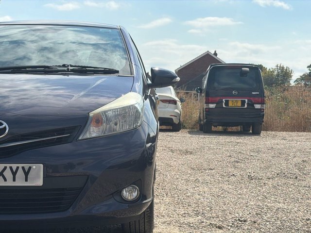 Toyota Yaris 1.5 Vvt-h T Spirit Cvt Euro 5 Silver #9