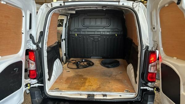 Peugeot E-Partner Mpv White #4