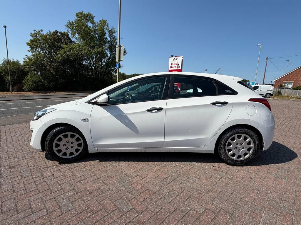 Hyundai I30 1.4 Classic Hatchback Euro 5 10 White #4