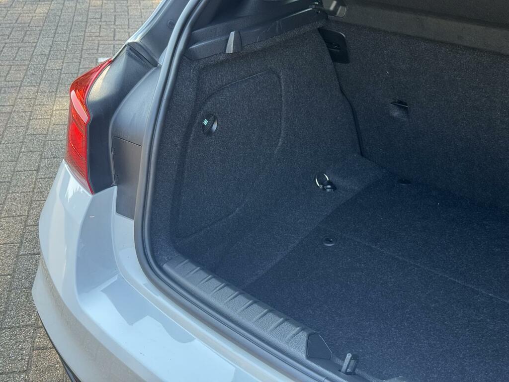 BMW 1 Series 1.5 118I Sport Hatchback 140 P White #56