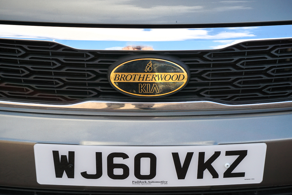 Kia Sedona 2.2L 3 Red #12