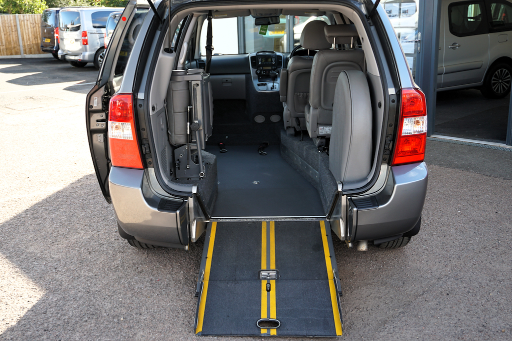 Kia Sedona Crdi 3, Disabled, Wheelchair Accessible #3
