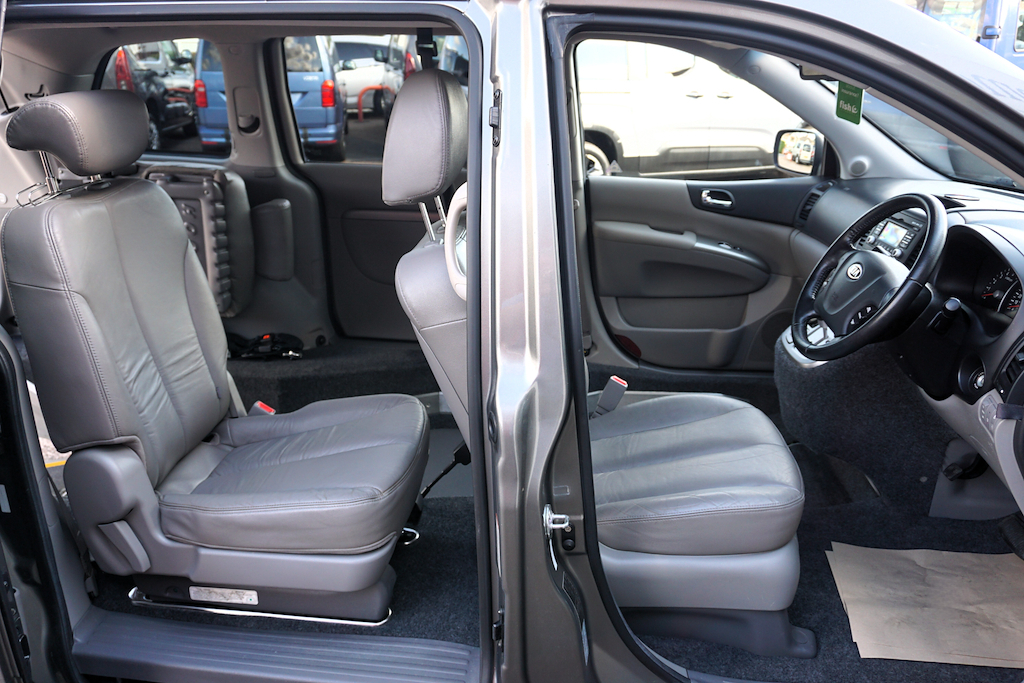 Kia Sedona 2.2L 3 Red #9