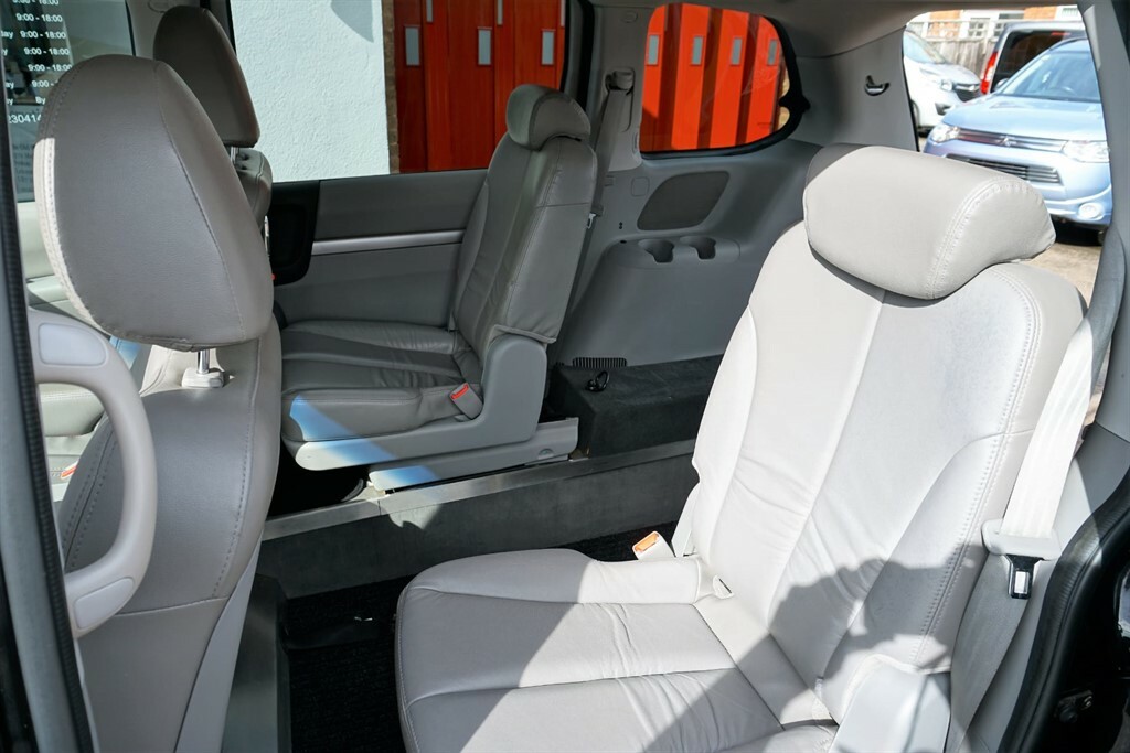Kia Sedona 3 Crdi 192 Black #9