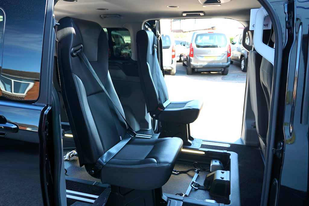 Ford Tourneo Custom 320 Titanium X L1 Swb 8 Seat Minibus Fwd 2.0 Red #17