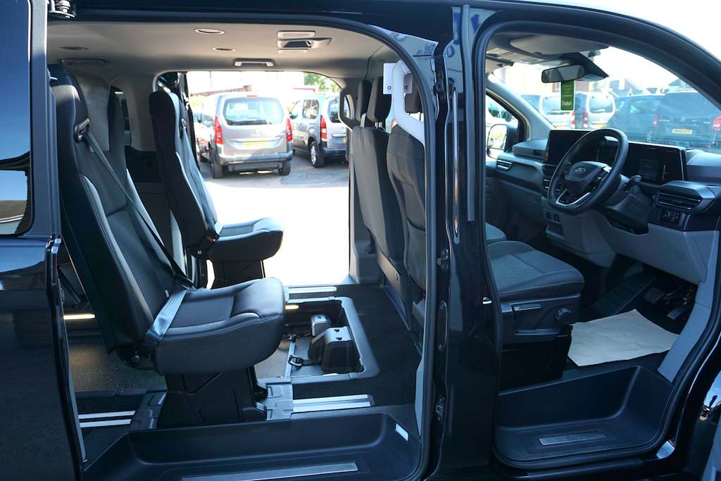Ford Tourneo Custom 320 Titanium X L1 Swb 8 Seat Minibus Fwd 2.0 Red #16