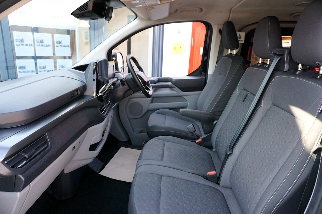 Ford Tourneo Custom 320 Titanium X L1 Swb 8 Seat Minibus Fwd 2.0 Red #18
