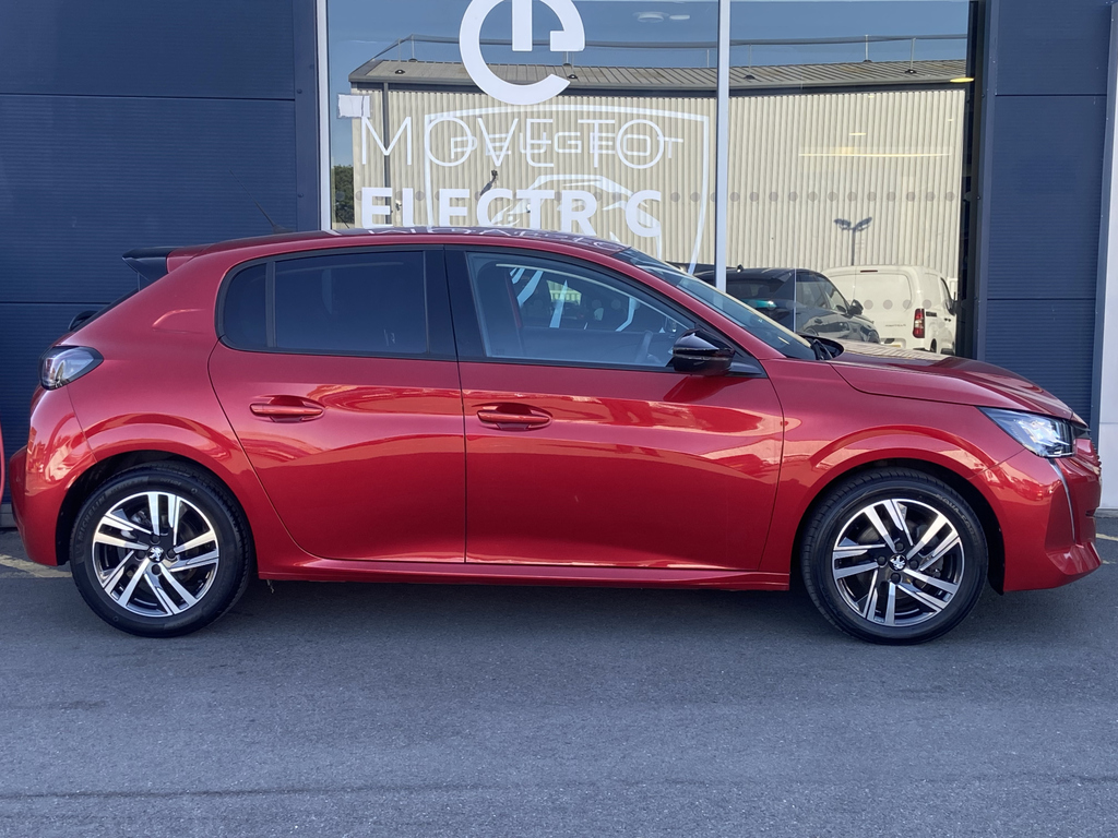 Peugeot 208 1.2 Puretech 100 Allure Premium Eat8 Red #3