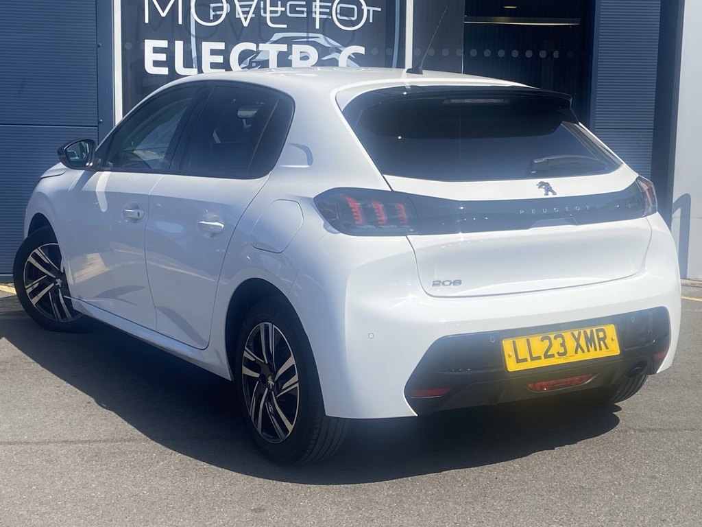 Peugeot 208 1.2 Puretech 100 Allure Premium White #5