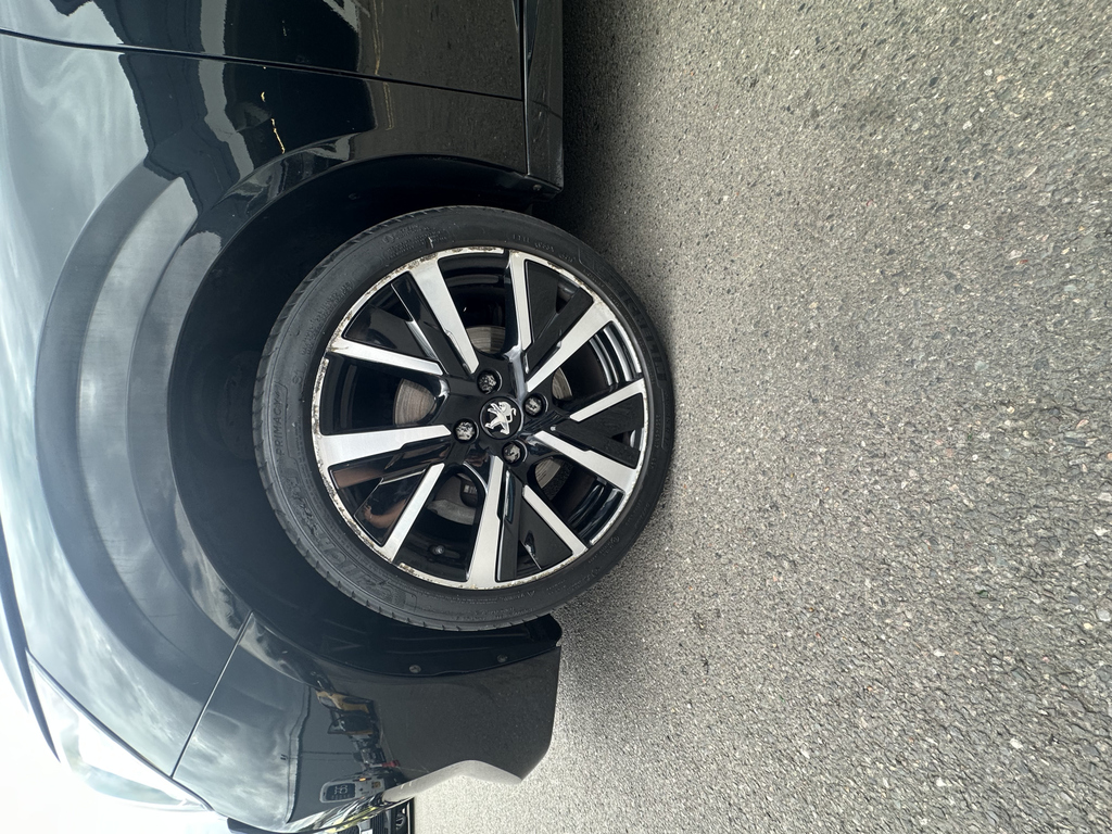 Peugeot 208 1.2 Puretech 100 Allure Black #5