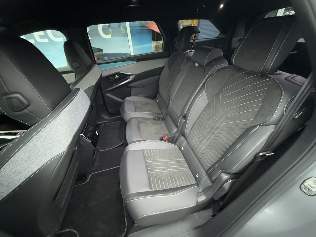 Peugeot 5008 Gt Black #9