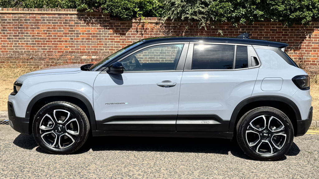 Jeep Avenger 115Kw Summit 54Kwh Black #4