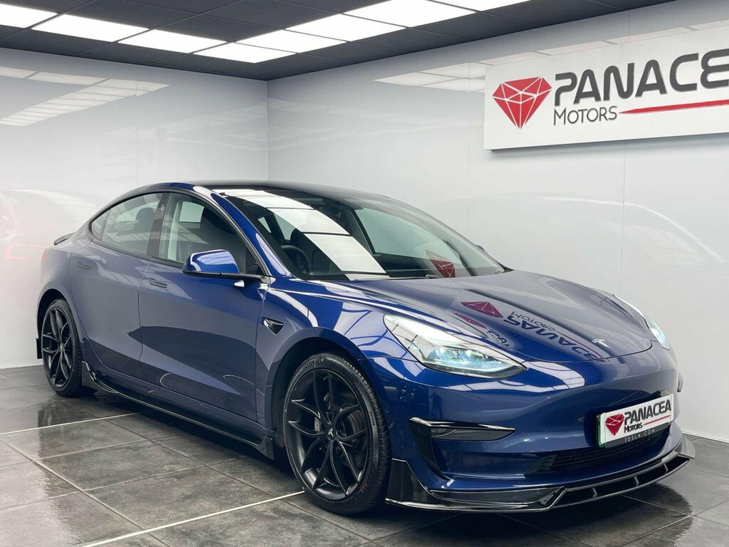Tesla Model 3 Saloon Blue