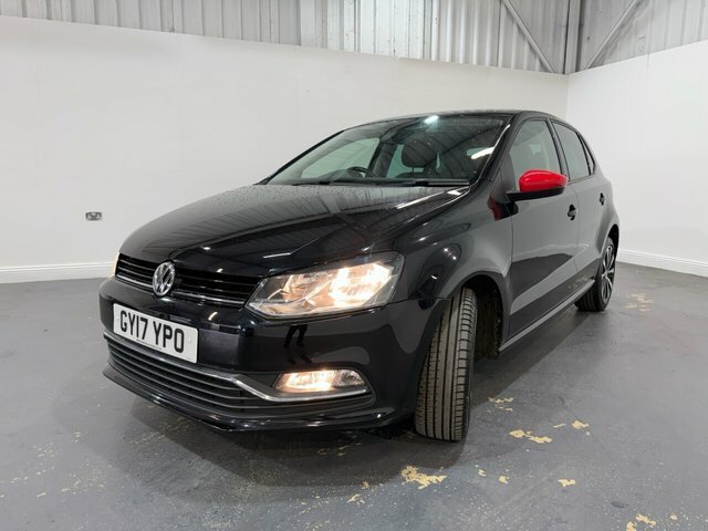 Volkswagen Polo 1.2 Tsi Bluemotion Tech Beats Hatchback GY17YPO Black #2