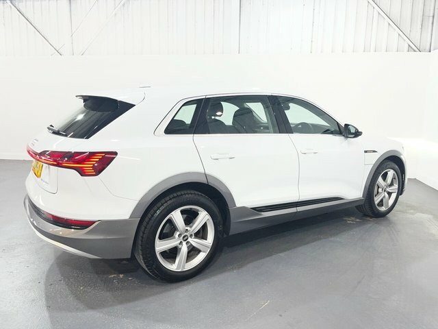 Audi E-tron 50 Technik Suv Quattro 71.2Kwh YD21KPA White #5
