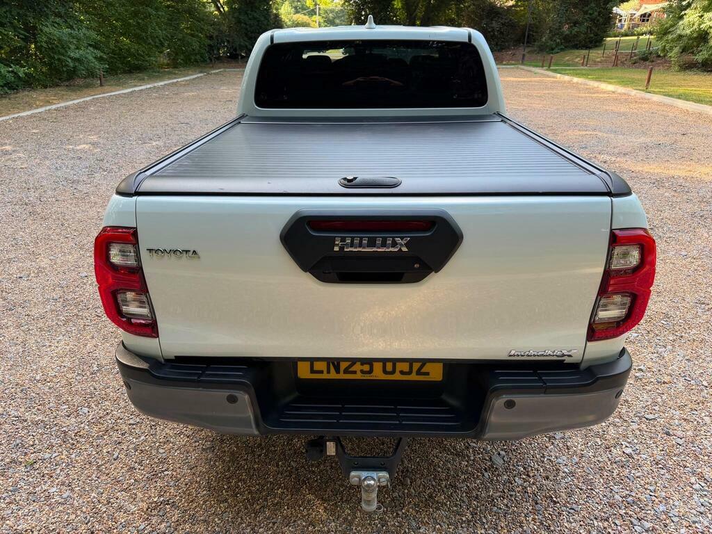 Toyota HILUX 2.8 D-4d-h Invincible X 4Wd Euro 6 White #2