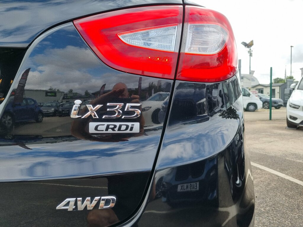 Hyundai Ix35 2.0 Crdi Se Suv 4Wd - Four Wheel D Black #6
