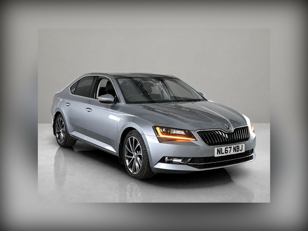 Skoda Superb 2.0 Tdi Laurin Klement Hatchback Dsg - Only 4000 Grey