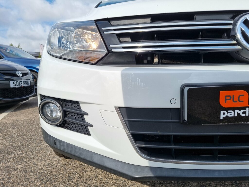 Volkswagen Tiguan 2.0 Tdi Bluemotion Tech Match Edition Suv Dies SO65VRK White #3