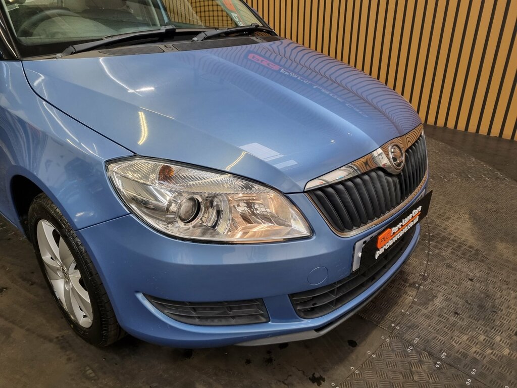 Skoda Fabia 1.2 Se Hatchback - Only 17000 Mi Blue