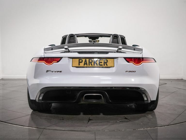 Jaguar F-Type 2.0 R-dynamic White #5