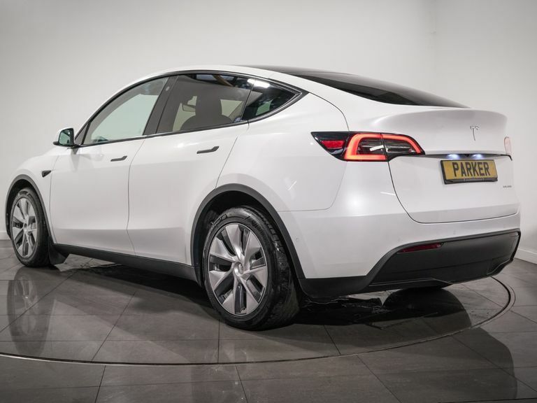 Tesla Model Y Long Range Awd AJ22GHU White #4