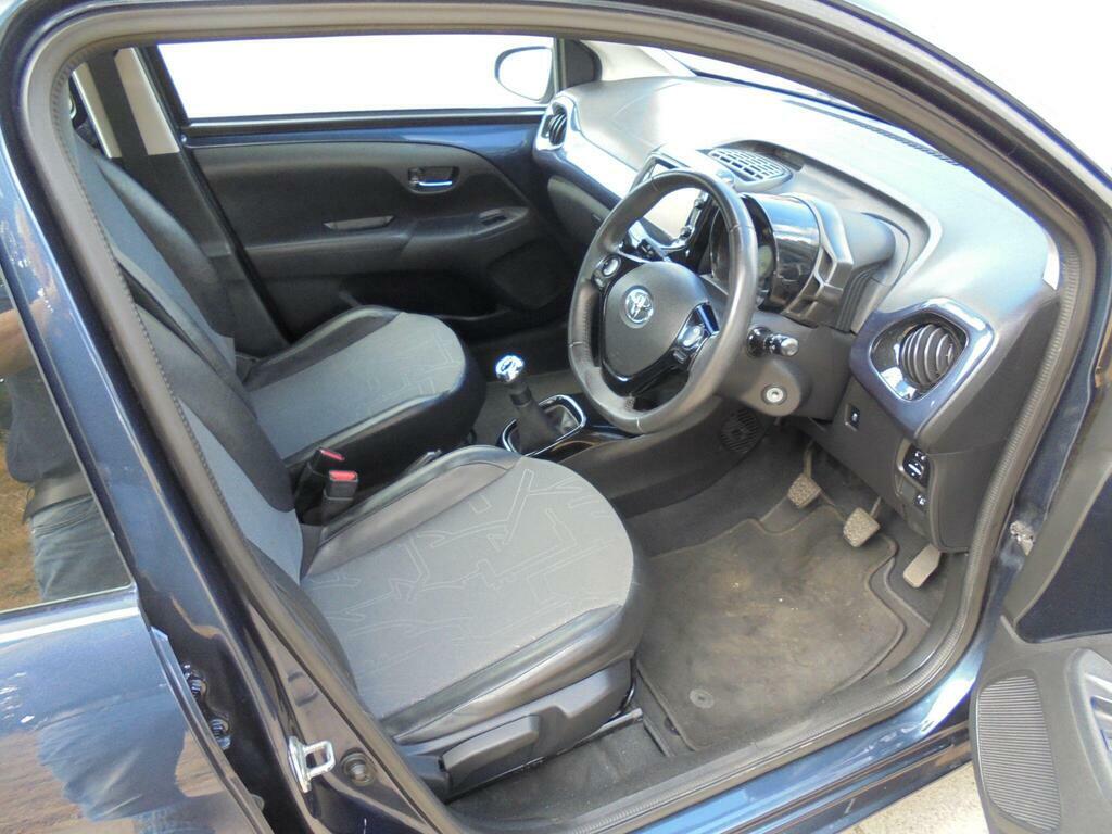 Toyota Aygo 1L X-play Grey #8