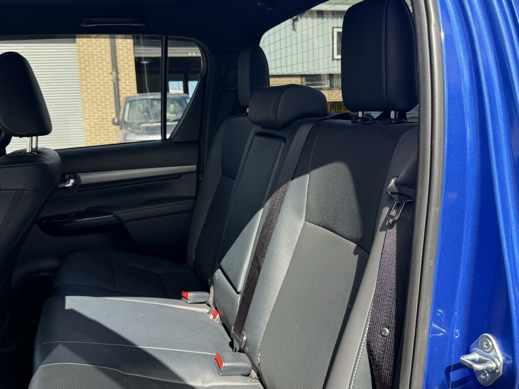 Toyota HILUX Invincible X 4Wd D-4d Dcb Grey #34