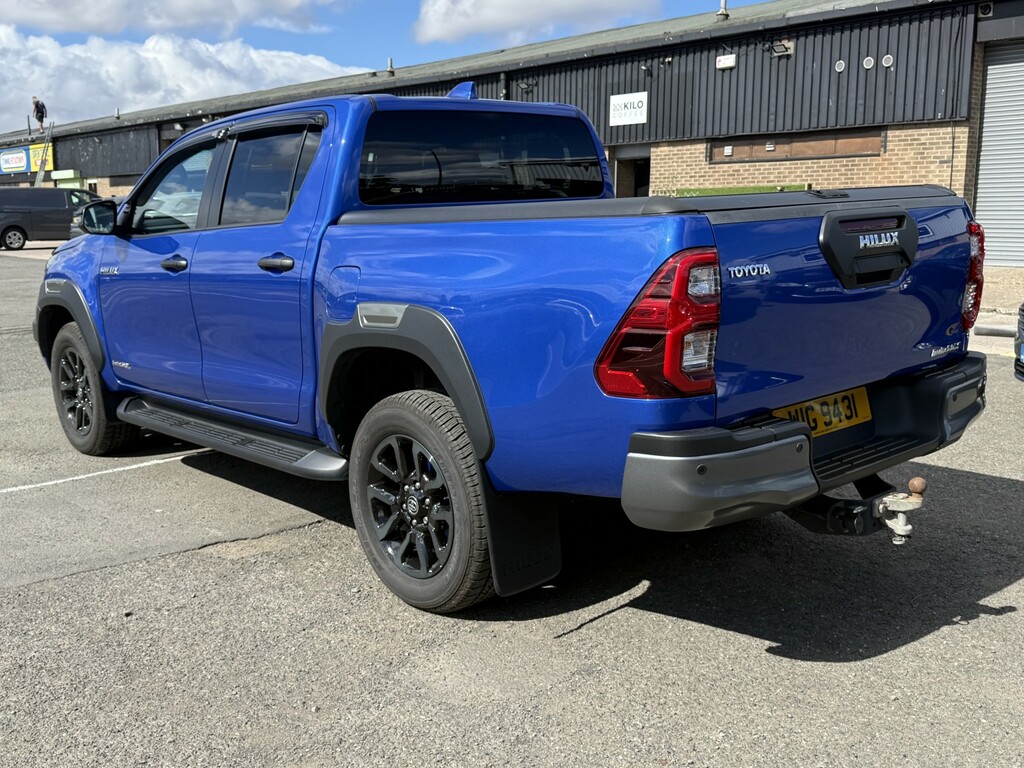Toyota HILUX 2.8 D-4d Invincible X Blue #4