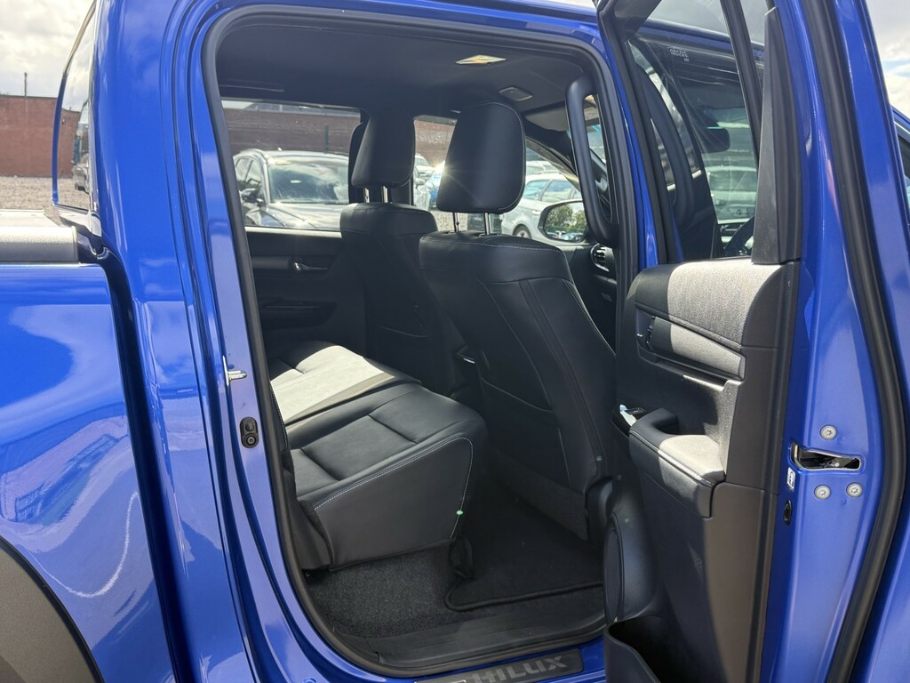 Toyota HILUX Invincible X 4Wd D-4d Dcb Grey #35