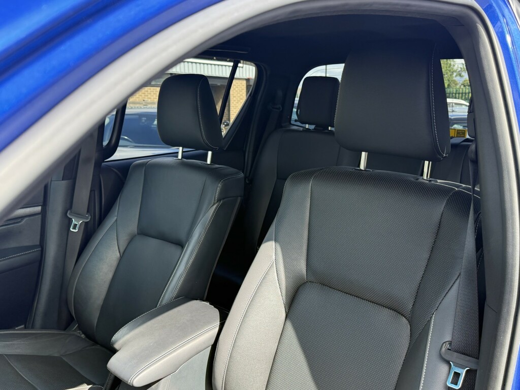 Toyota HILUX Invincible X 4Wd D-4d Dcb Grey #30