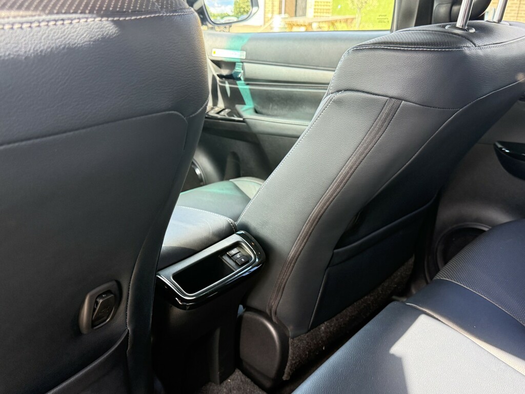 Toyota HILUX Invincible X 4Wd D-4d Dcb Grey #33