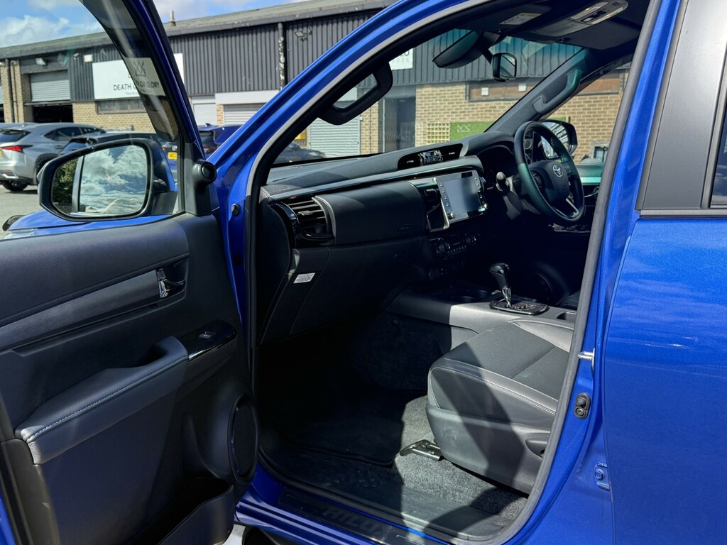 Toyota HILUX Invincible X 4Wd D-4d Dcb Grey #26