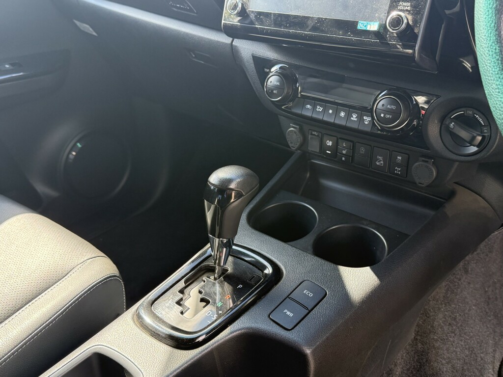 Toyota HILUX Invincible X 4Wd D-4d Dcb Grey #24