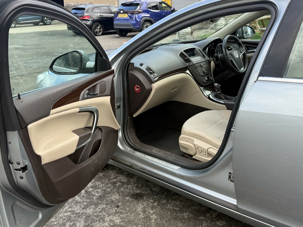 Vauxhall Insignia Hatchback 1.8 16V Exclusiv Euro 5 201010 Grey #11