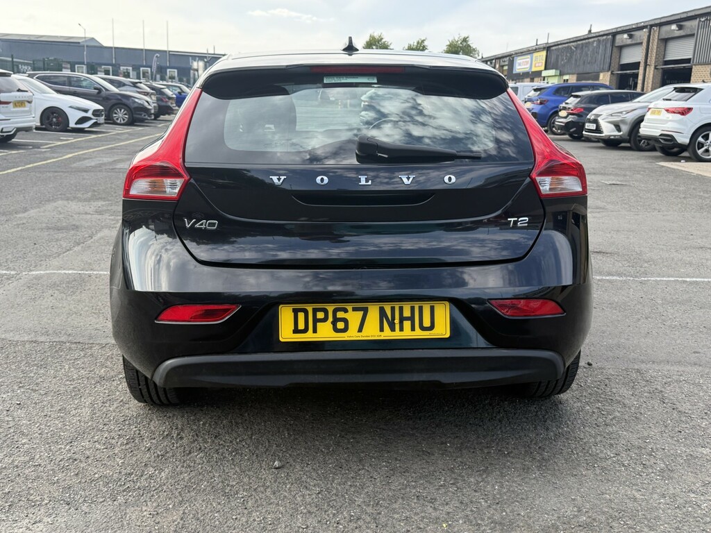 Volvo V40 2.0 Momentum T2 Black #6
