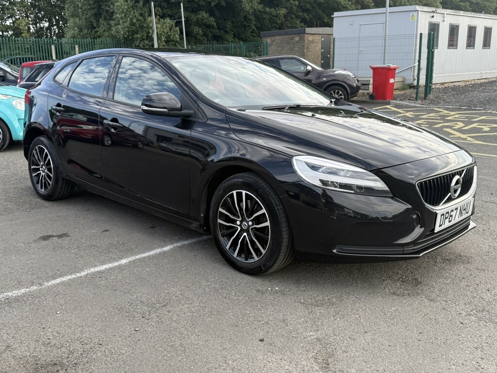 Volvo V40 2.0 Momentum T2 Black #2