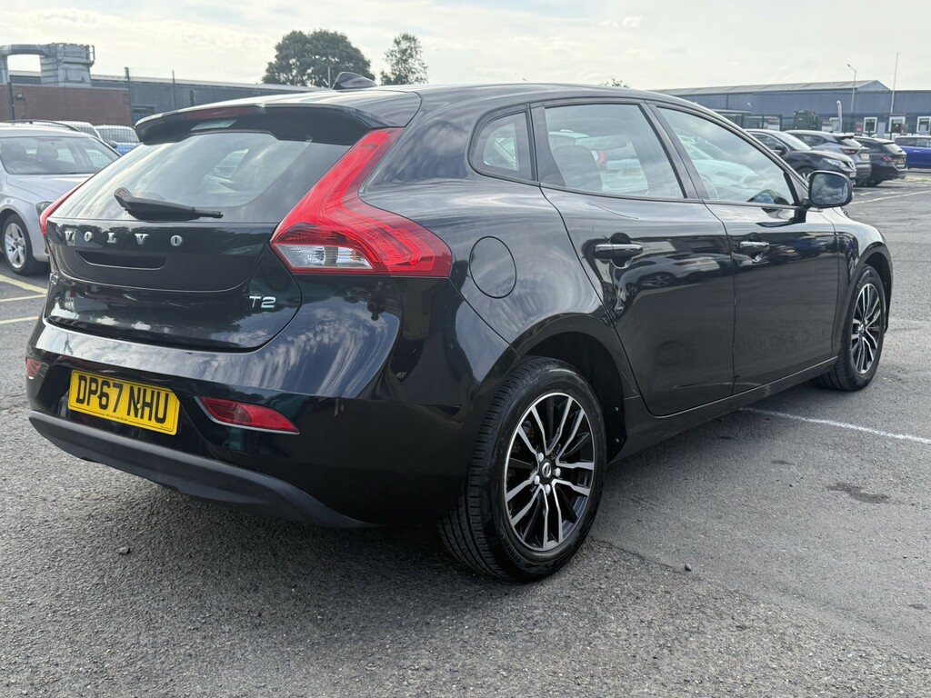 Volvo V40 2.0 Momentum T2 Black #3