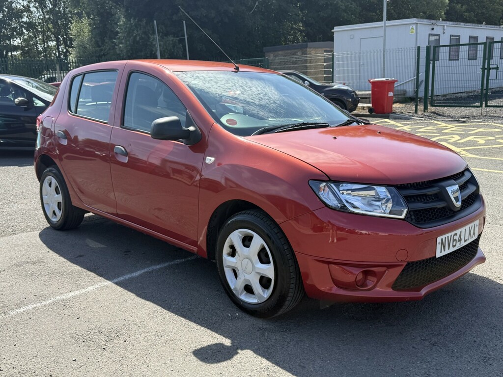 Dacia Sandero 1.2 Ambiance 1.2 16V 75 Red #2