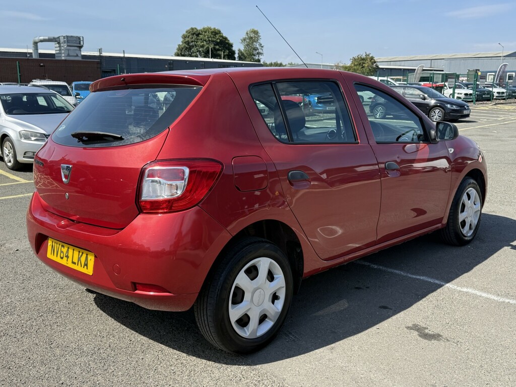 Dacia Sandero 1.2 Ambiance 1.2 16V 75 Red #3