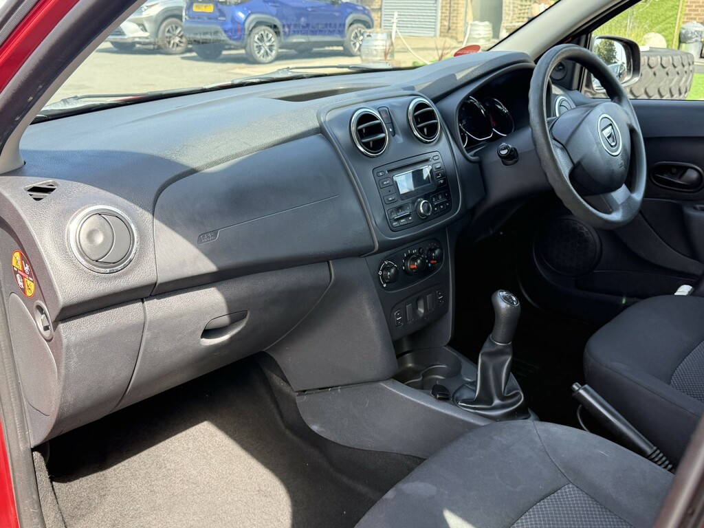 Dacia Sandero 0.9 Tce Laureate Hatchback Euro Red #9