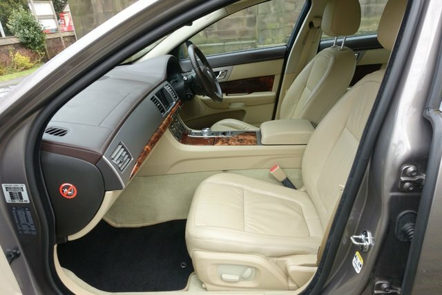 Jaguar XF 2.7 Luxury V6 204 Bhp Grey #2