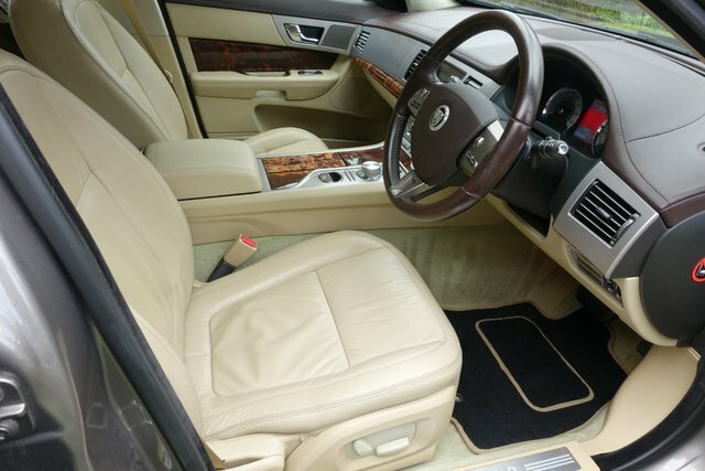 Jaguar XF 2.7 Luxury V6 204 Bhp Grey #3