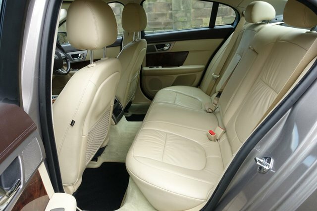 Jaguar XF 2.7 Luxury V6 204 Bhp Grey #4