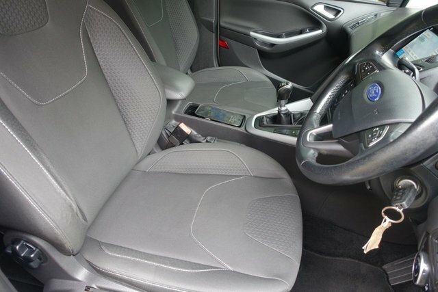 Ford Focus 1.5 Tdci Zetec Edition Hatchback YR17SGY Silver #3