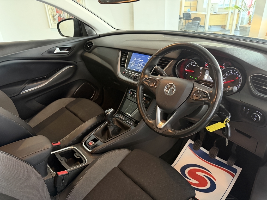 Vauxhall Grandland X Turbo D Business Edition Grey #10